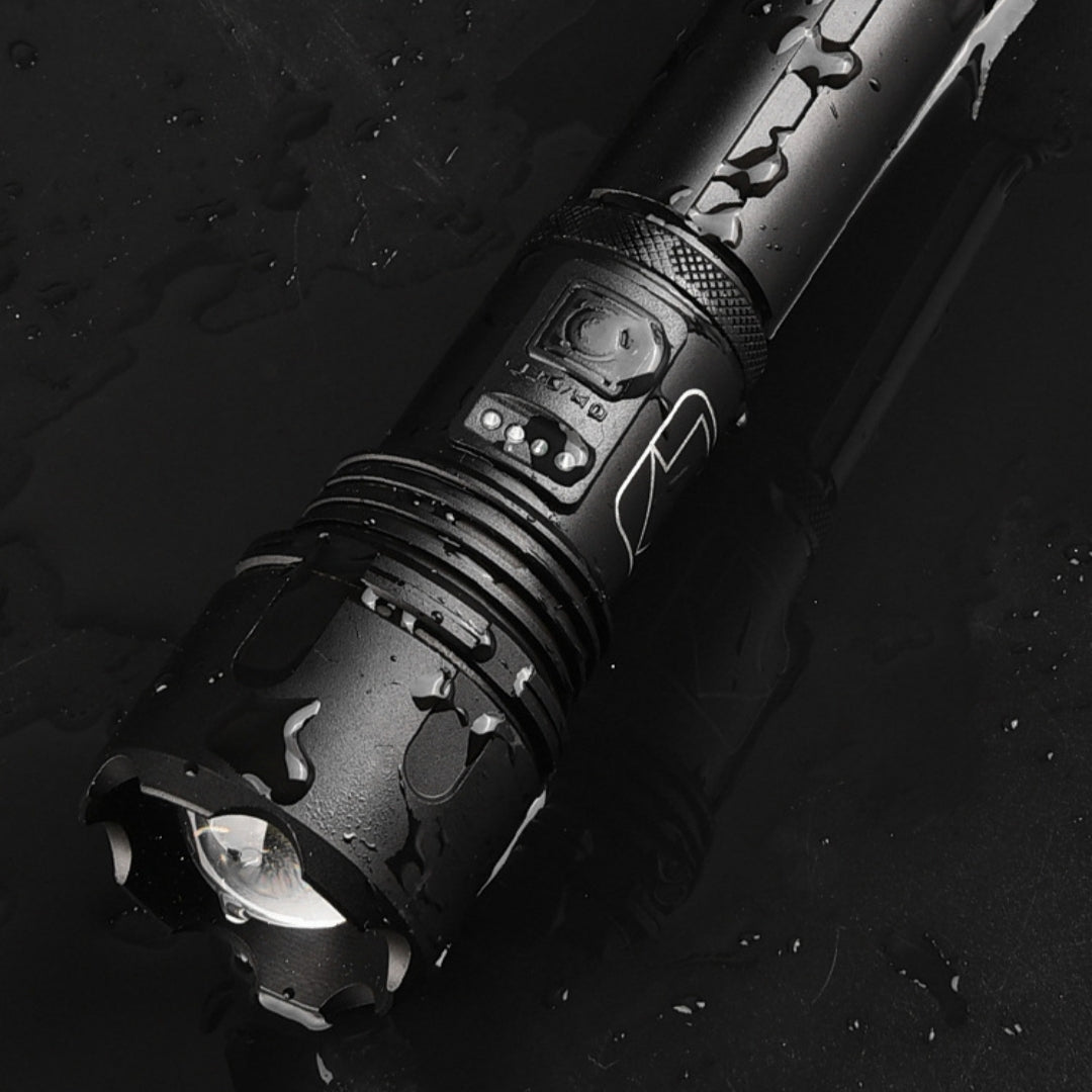 Rechargeable Focus LED Outdoor Flashlight